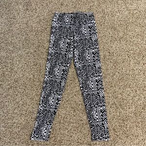 Black & white geo print leggings